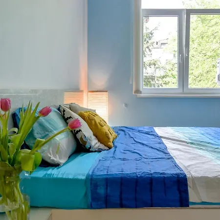 Artistic Tranquility With Unbeatable Location