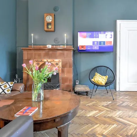 Artistic Tranquility With Unbeatable Location Apartmán Sofie